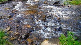 4K Rocky Waters