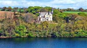 Country Manor