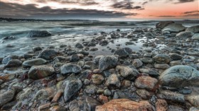 8K Rock Shore